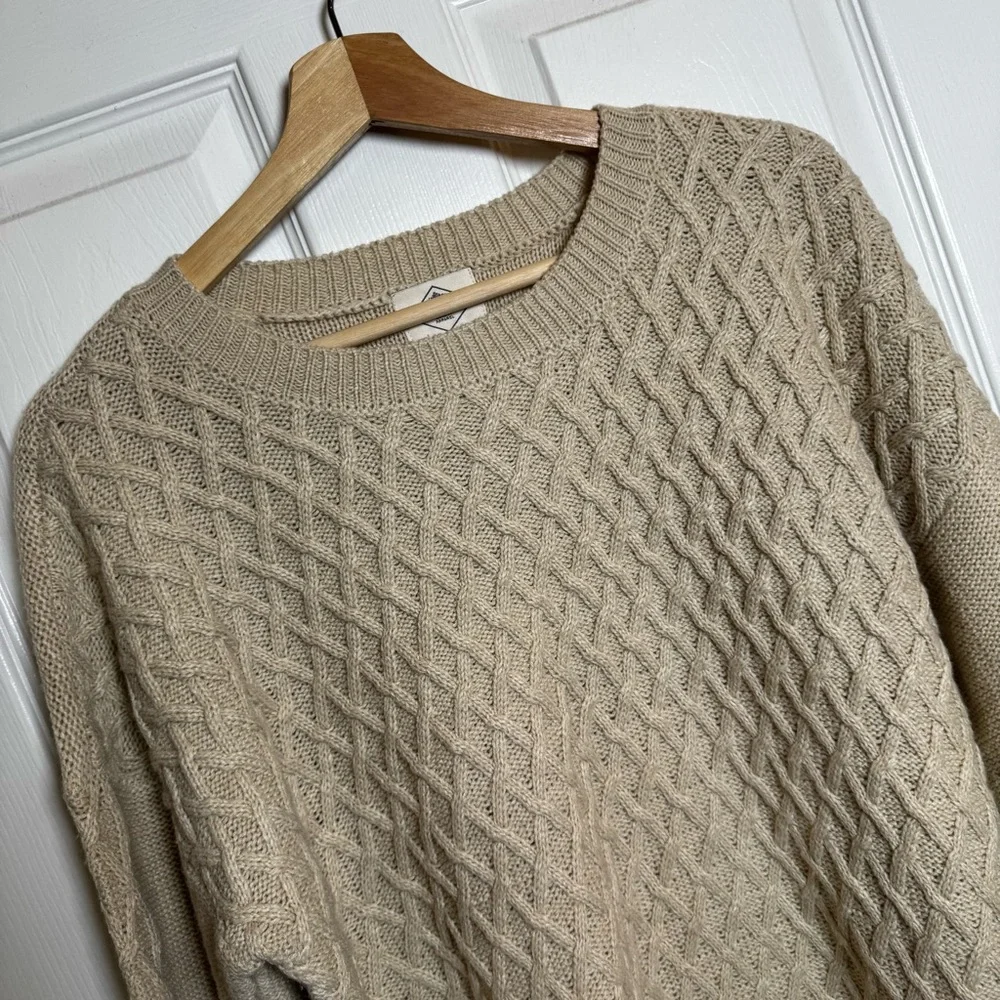 St. John’s Bay XL Cream Cable Knit Crewneck Sweater Oatmeal Cozy Soft Classic